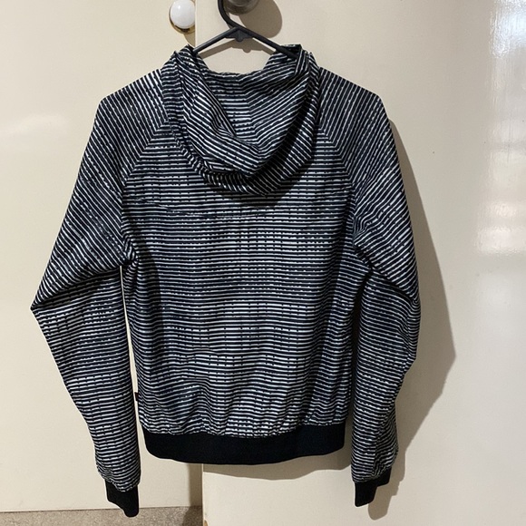 NIKE Size M Ladies Jacket In Perfect Cond - Picture 8 of 8